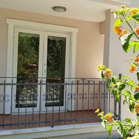 16 Jasmine Botanic Gardens Apartment *